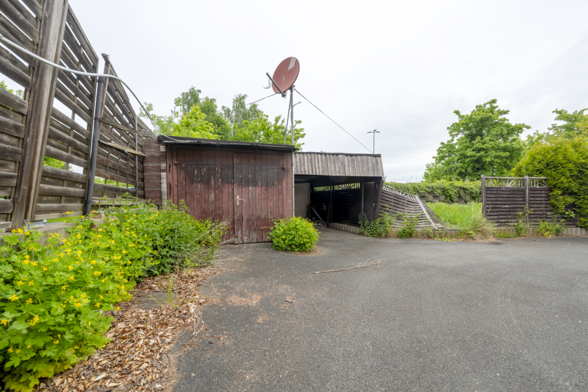 Garage & Caport
