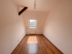 Arbeiten /Schlafen - Großzügige Dachgeschosswohnung mit Balkon – zentrumsnah in Plauen!