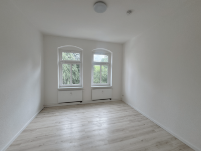 Zuhause mit Charme: 4-Raum-Wohnung mit Tageslichtbad in Oberlungwitz, 09353 Oberlungwitz, Etagenwohnung